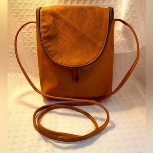 Trendy Crossbody Top Zip Purse NWOT